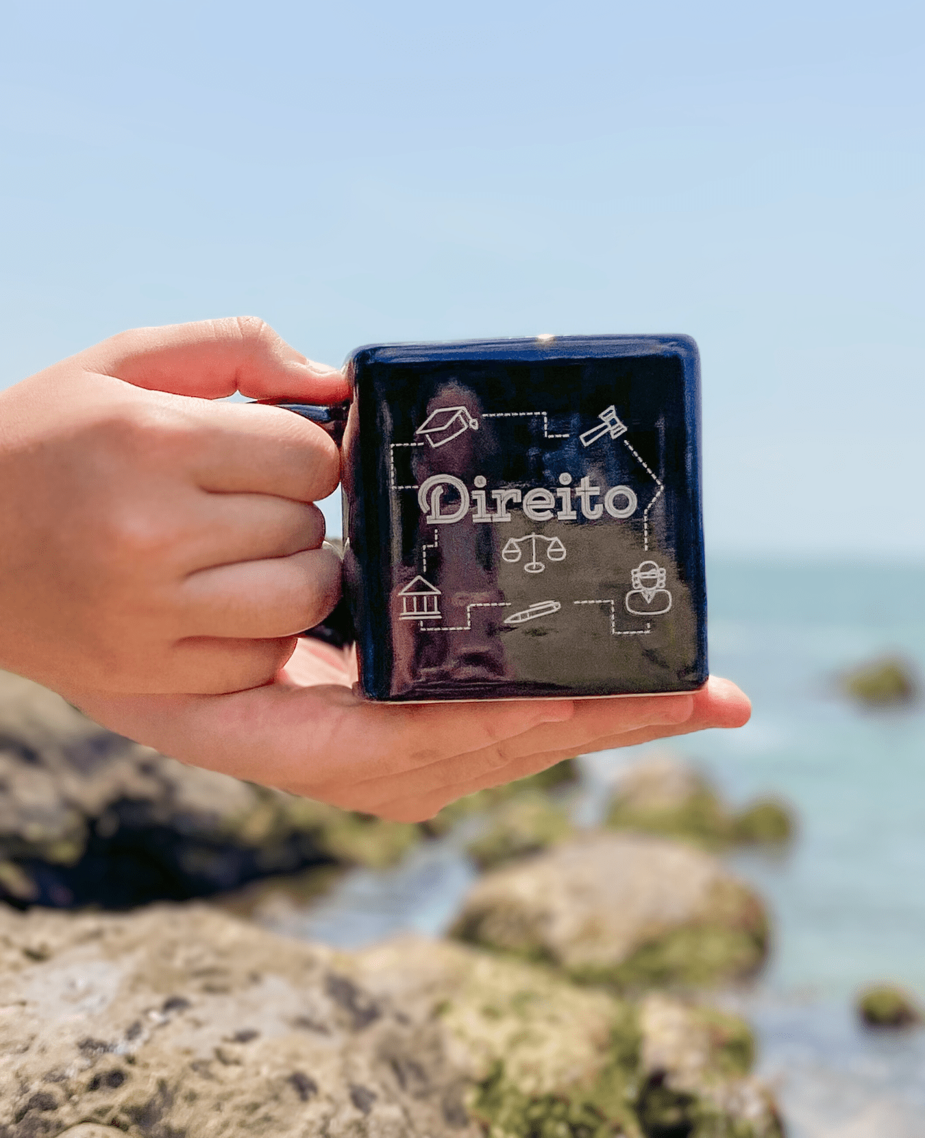 CANECA QUADRADA PRETA DIREITO - 380ML