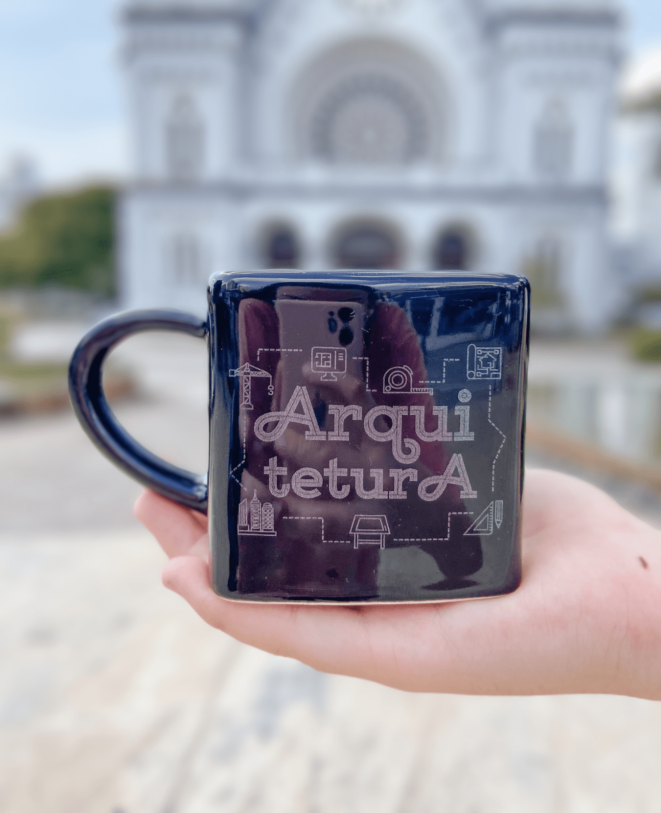 CANECA QUADRADA PRETA ARQUITETURA - 380ML