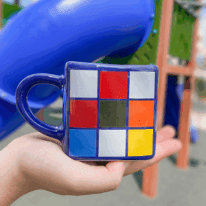 CANECA CUBO MÁGICO COLORIDO - 380ML