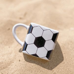 CANECA QUADRADA BOLA DE FUTEBOL - 380ML