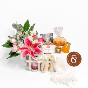 CESTA CAFÉ E FLORES