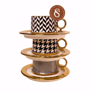 XÍCARA DE CAFÉ COM PIRES 100ML PRETO, BRANCA E DOURADO